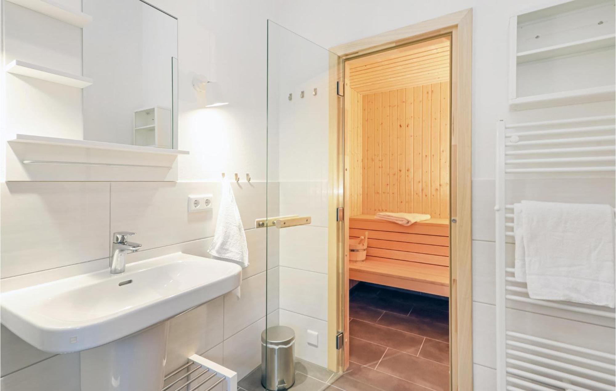 Cozy Home In Krems Ii-Warderbrueck With Wifi Gols Exterior photo